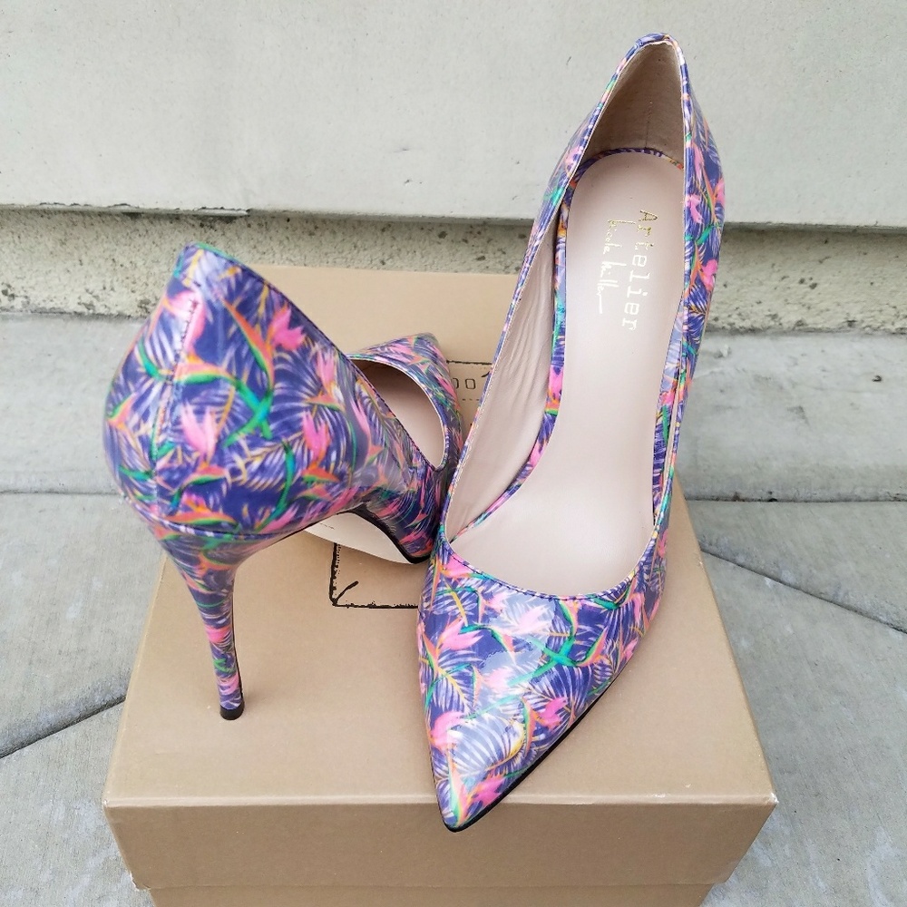 Fabulous Nicole Miller Stilletos - Picture 2 of 7